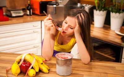 Kenapa Saat Stress Banyak Orang Yang Ingin Ngemil Terus-terusan?