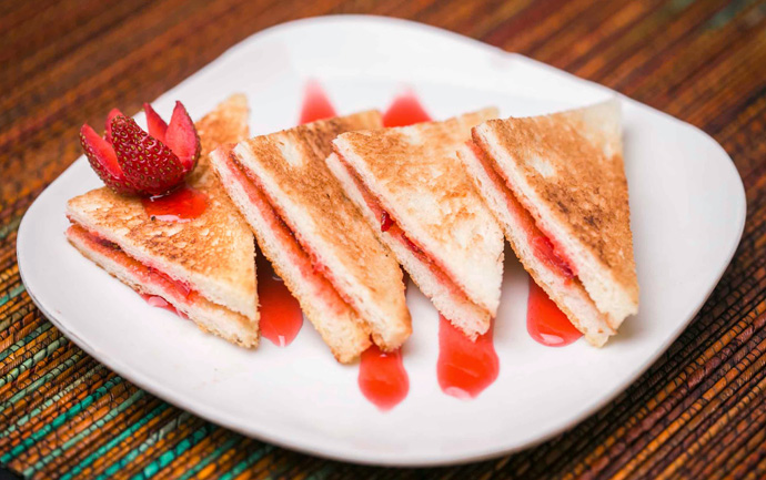 Waspadai Warna-Warni di Balik Topping Roti Bakar