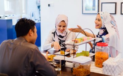 5 Camilan Sehat Terbaik untuk Buka Puasa di Jalan